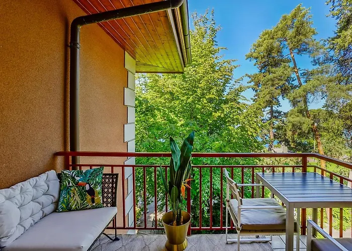 L'eden With A Balcony - View * מונטרה